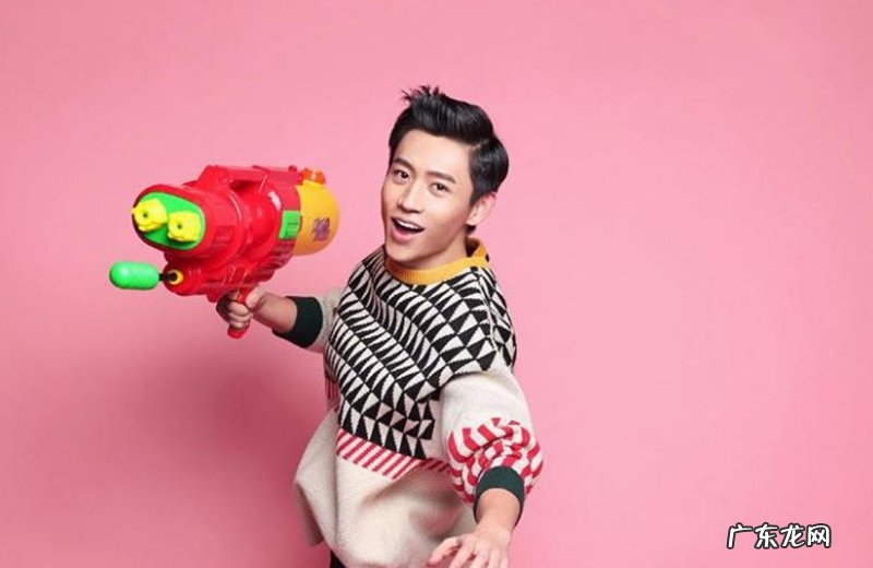 甜蜜官宣，魏晨与女友晒结婚照，网友直呼太甜了