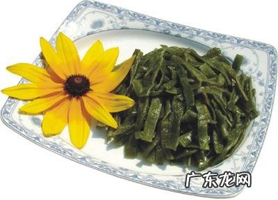 长白头发是什么原因造成的?