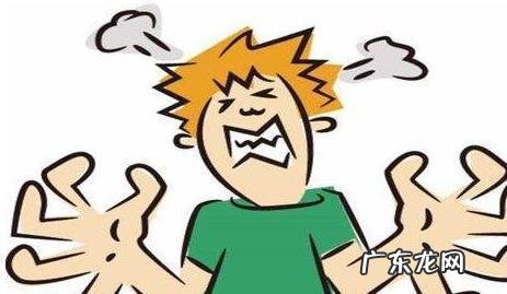 长白头发是什么原因造成的?