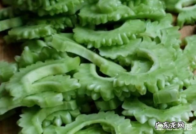 鸡蛋炒苦瓜的做法是什么？