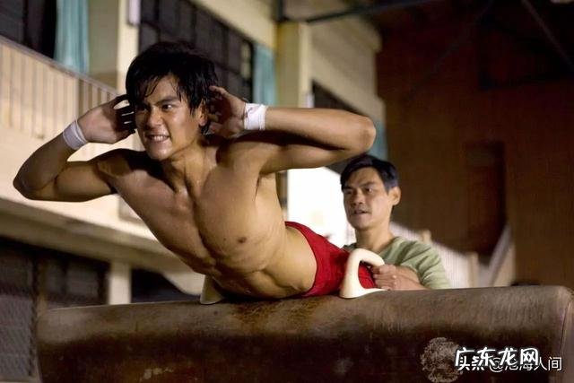 练到彭于晏那种身材,是应该先增肌再刷脂,还是先刷脂再增肌?