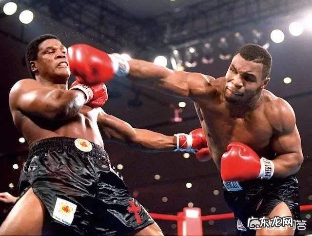 巅峰时期的泰森打得过银背大猩猩吗?