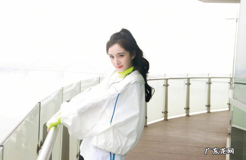 杨幂颜值崩塌,丑照被截图曝光?工作室晒美照,大型打脸现场