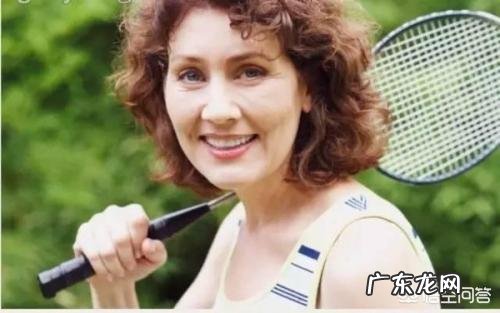 五十岁以上的女人学游泳好学吗