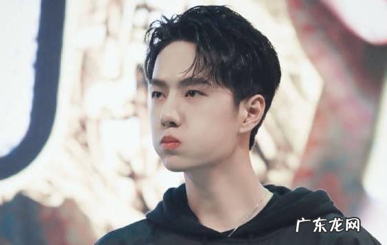 王一博说自己谈四次恋爱是真的吗?王一博女朋友是谁