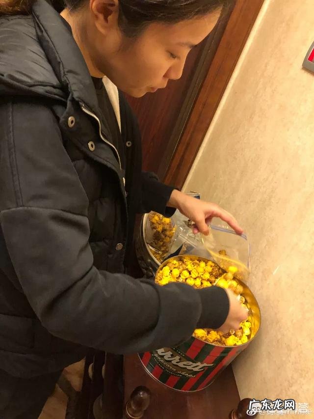 倪萍为什么年纪大之后相貌变化这么大?