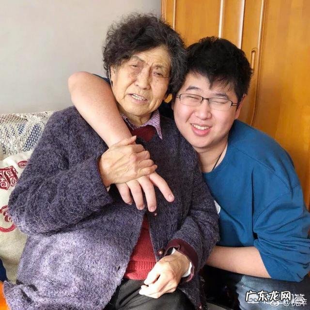 倪萍为什么年纪大之后相貌变化这么大?