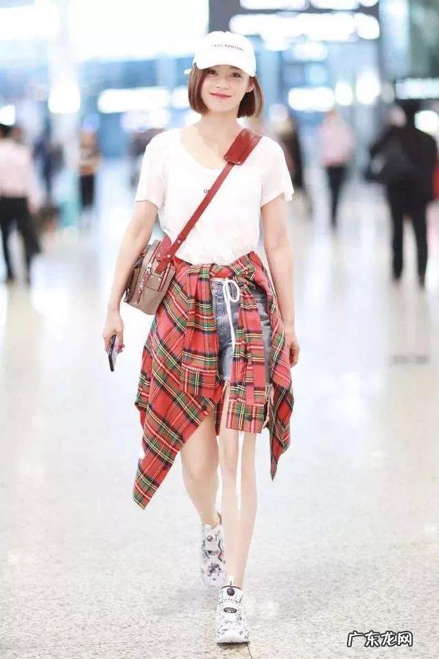 夏天来了又要露腿了,小粗腿该怎么搭配出长腿的感觉?