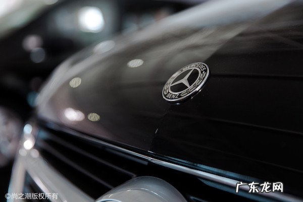 保时捷和奔驰相比较 谁的档次更低一级