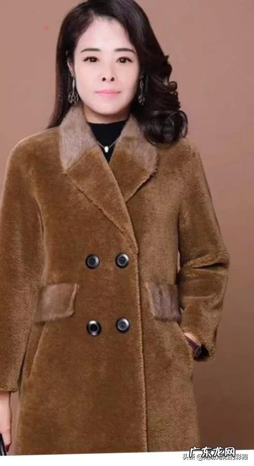 头条朋友们,你觉得女人什么年纪最可爱,为什么?