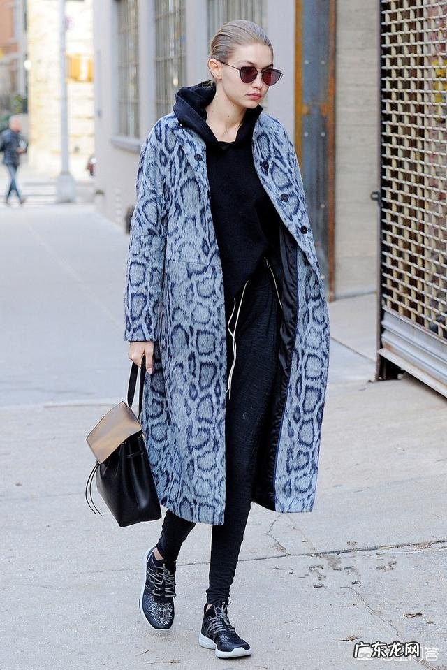 上胖下瘦的中年女人怎么穿？