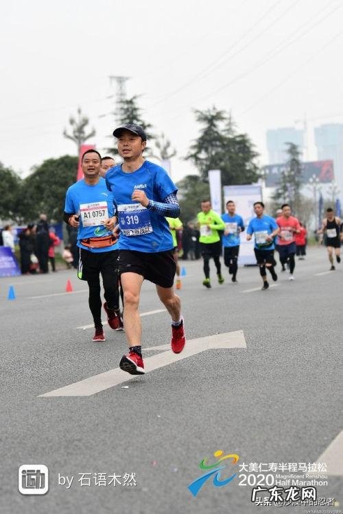 长期跑步的人和长期健身房健身的人哪种人免疫力更好？