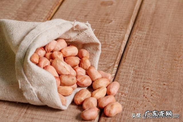 1个月坚持每天跑10公里能减肥吗?食物怎么吃?