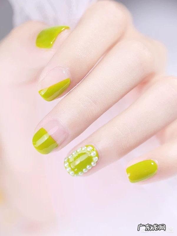 牛油果色超火，有哪些好看的绿色系美甲款式呢？