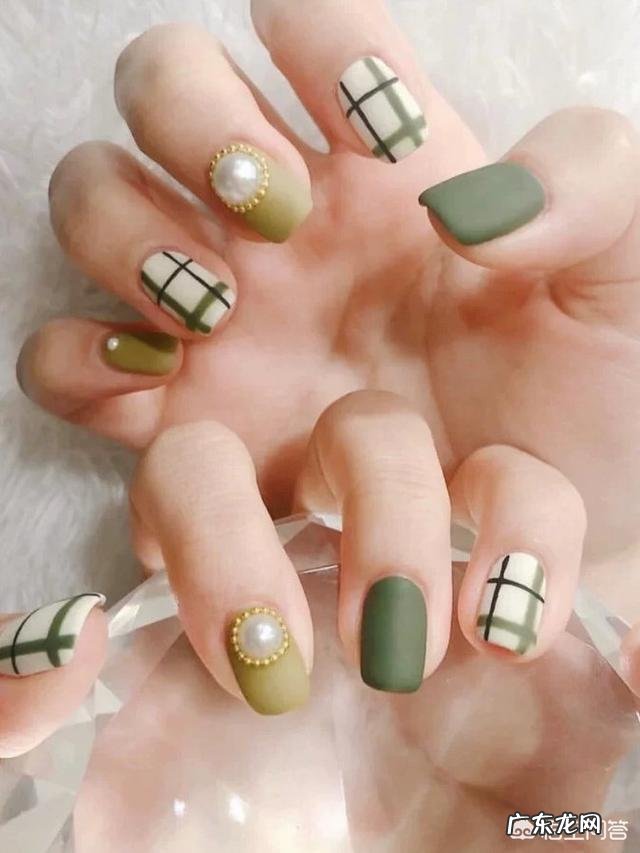 牛油果色超火，有哪些好看的绿色系美甲款式呢？