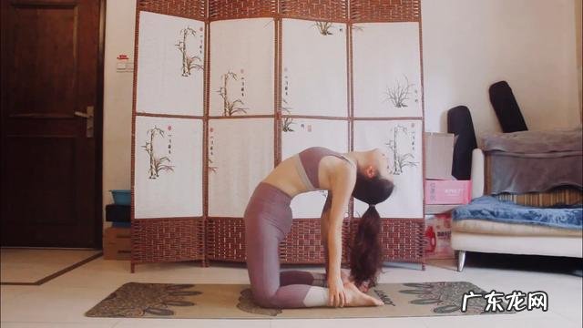 山东网红铁山靠,为什么快速的火了起来? 山东的网红一个月挣多少钱