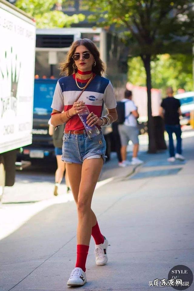 入秋了，女生们热裤怎么搭配袜子？