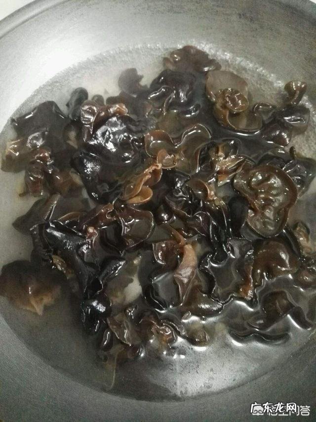 木耳可以做哪些汤汁浓厚下菜下饭的菜?