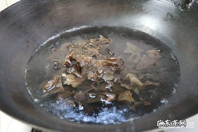 木耳可以做哪些汤汁浓厚下菜下饭的菜?