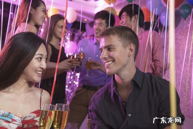 如果把男子暴打三人吃饭的视频全程公开,能不能发现些秘密?