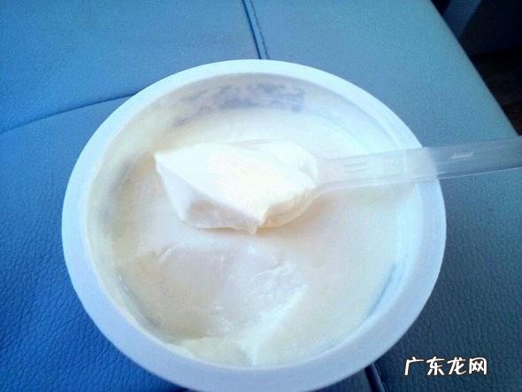 晚上喝酸奶好还是纯奶好?