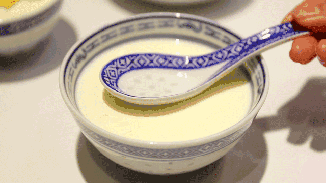 全脂奶和脱脂奶相比哪个好?哪一个有营养?