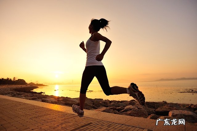 跑步和跳绳哪个减肥效果好?