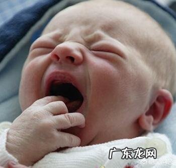 新生儿为什么会蜕皮?蜕皮后可以洗澡吗?