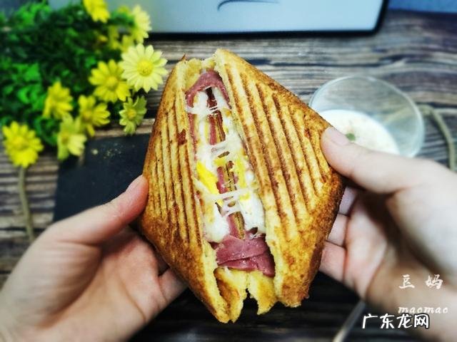 如何用面包做出一份创意早餐?