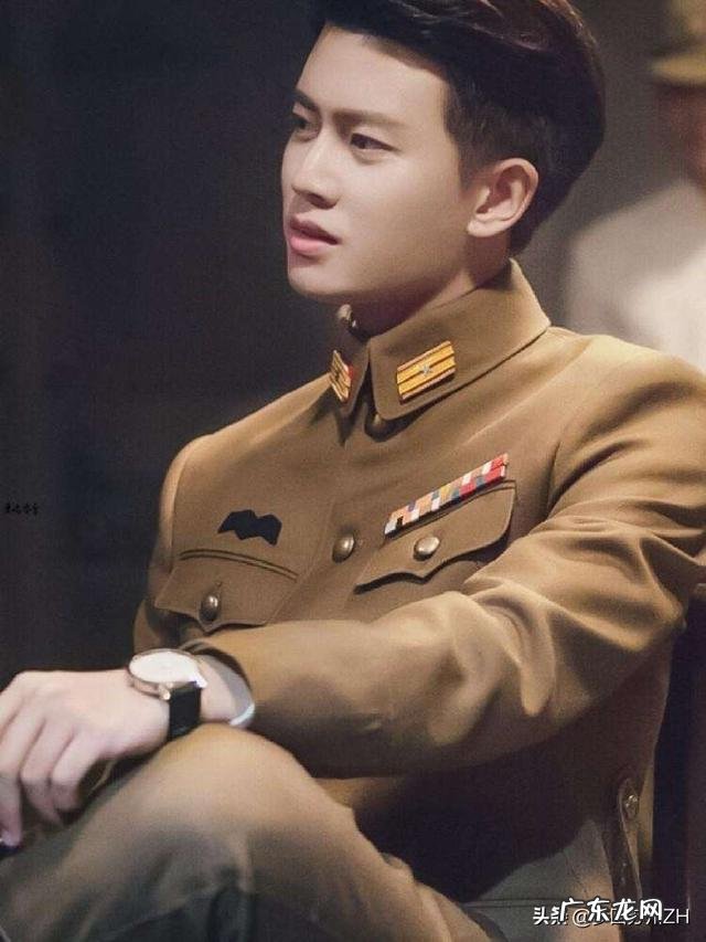 他是唐嫣同学因嗓音被人瞧不起,曾落魄到吃垃圾现逆袭成男神?