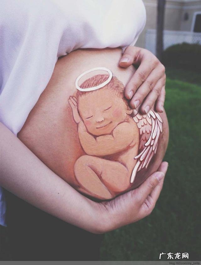 怀孕后,为何有的人不显怀,有的肚子却很大?