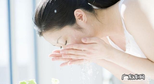 请问男生洗面奶应该怎样才是正确使用