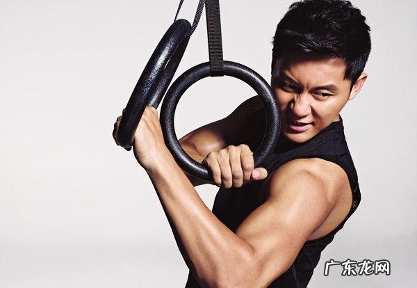 有哪些男星是靠练就一身肌肉成功逆袭的？ 如何锻炼练就一身肌肉