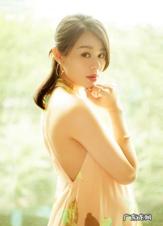 胡杏儿刚出道时被称为“最丑港姐”,为什么几年时间变漂亮了?