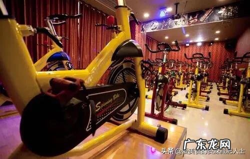 骑动感单车每周四天，能练出腹肌吗？