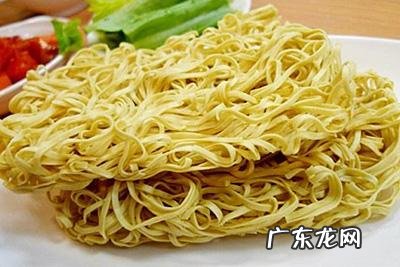 男人健身半夜吃泡面零食好么?