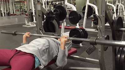 普通健身者平板自由卧推100公斤是什么水平?