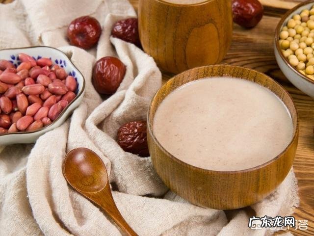 橙子、红萝卜、香蕉、红枣、核桃和黑芝麻,可以一起打汁吗?