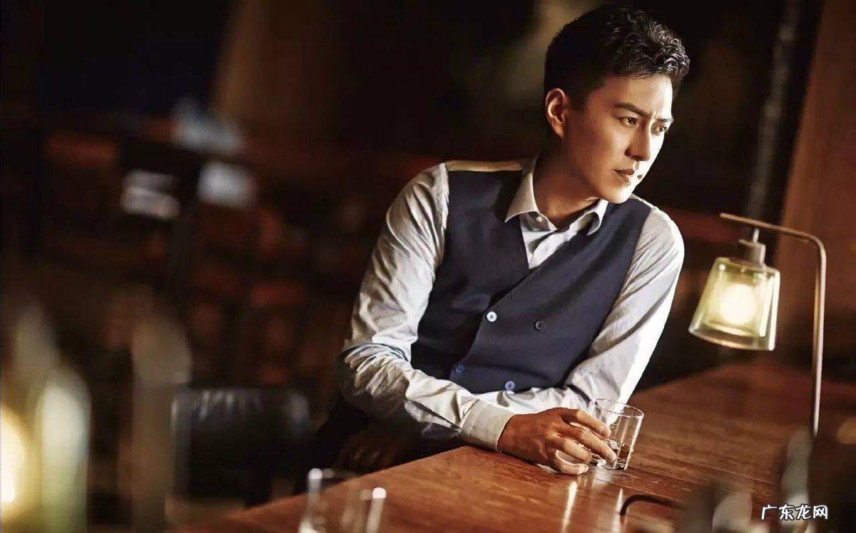 《突围》播出到第13.14散,编剧为何要摆设平易近国剧啊?