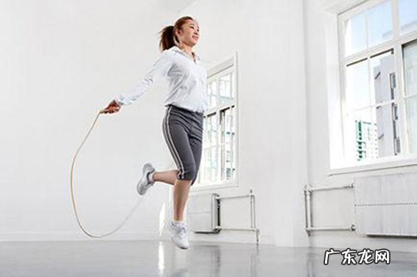 节食加运动减肥以后,肚子的肉变的特别松软还能再减下去吗?