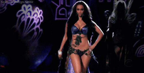 「维密」大中华区,亚洲区,周冬雨咖位比杨幂低吗?