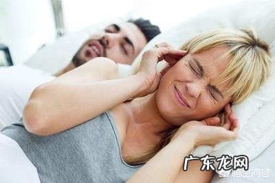 有些人睡觉时总是打鼾，这是怎么回事该怎么办