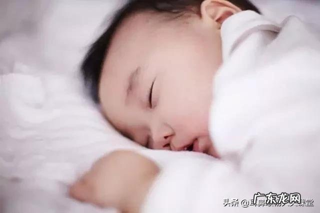 有些人睡觉时总是打鼾,这是怎么回事该怎么办