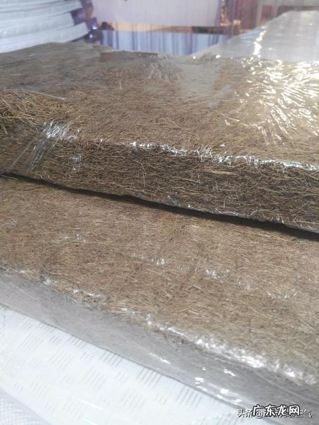 家中床垫刺鼻的味道是什么,甲醛吗?