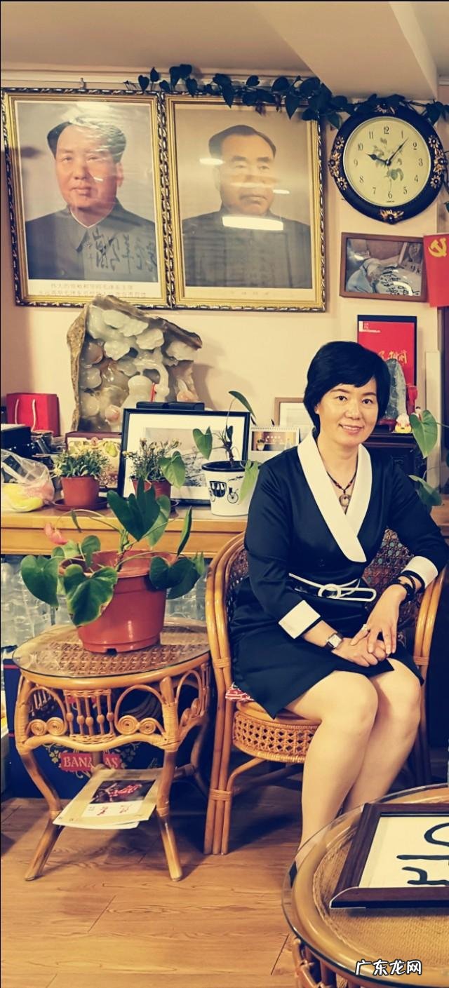 你身边有50多岁头发仍然黑亮无银发的女人吗