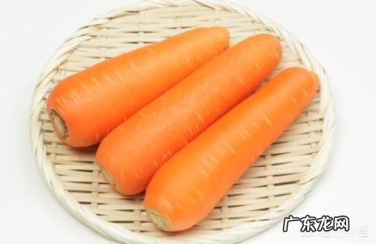 你身边有50多岁头发仍然黑亮无银发的女人吗