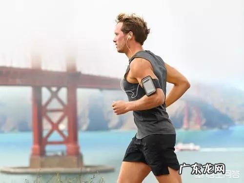 你身边有50多岁头发仍然黑亮无银发的女人吗