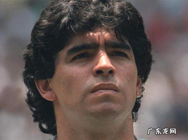 巅峰时期的罗纳尔多和马拉多纳谁更强一些?