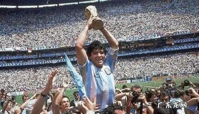 巅峰时期的罗纳尔多和马拉多纳谁更强一些?