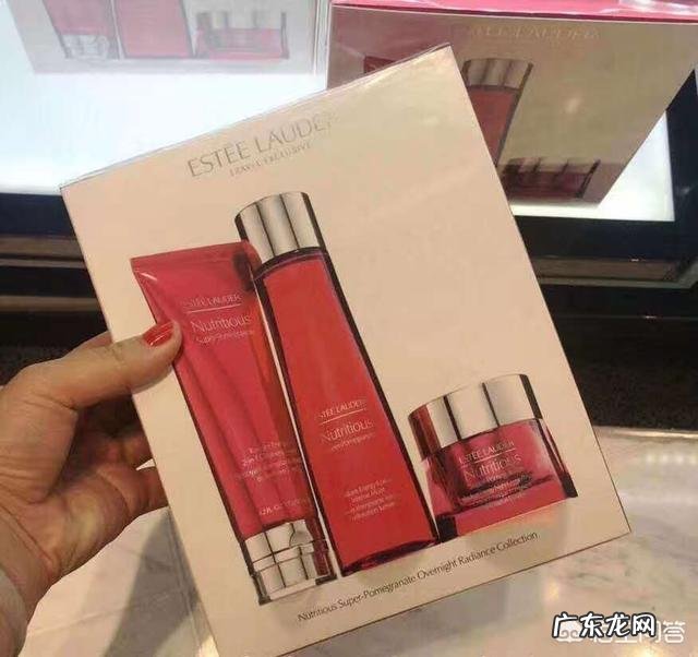 想买一套1000左右的护肤品送给媳妇，你有哪些推荐？